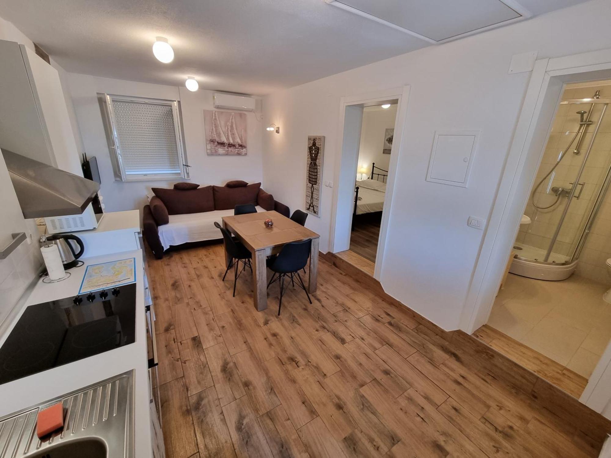 Apartmani Mistral ロゴズニッツァ 部屋 写真