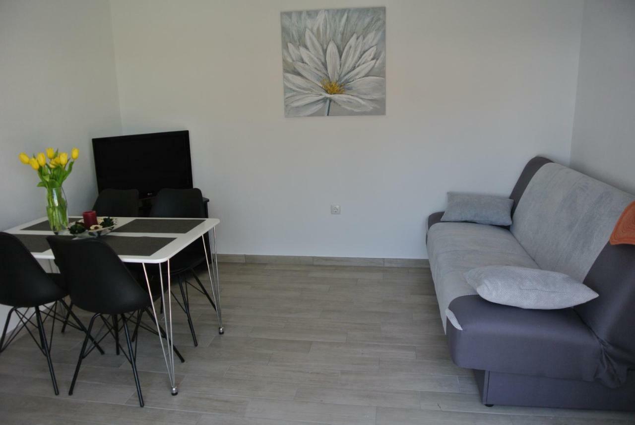 Apartmani Mistral ロゴズニッツァ エクステリア 写真