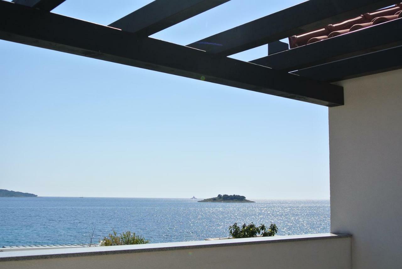 Apartmani Mistral ロゴズニッツァ エクステリア 写真